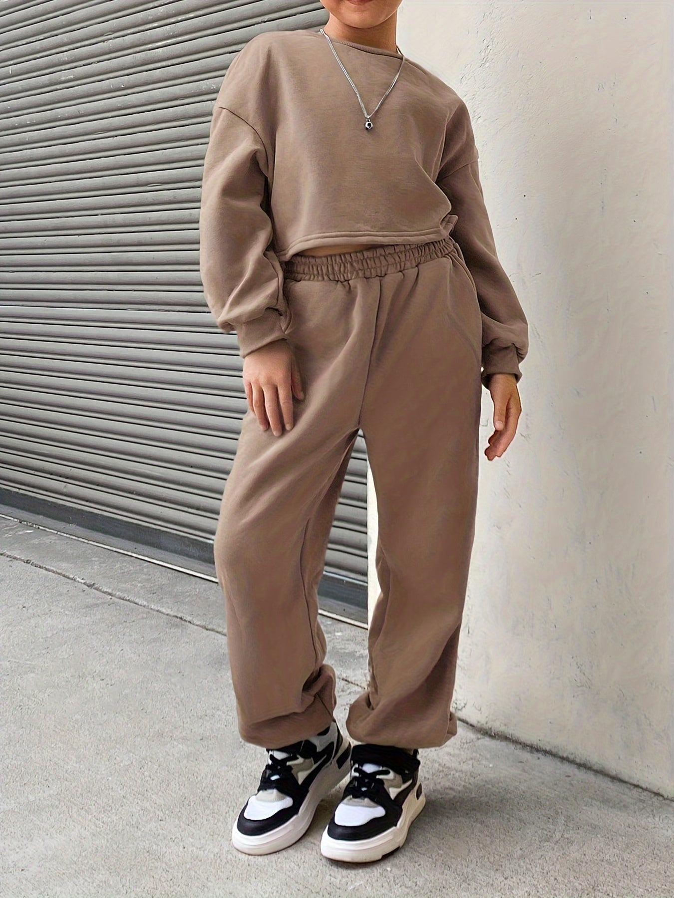 Sync. Tracksuit Set – Warm & Casual