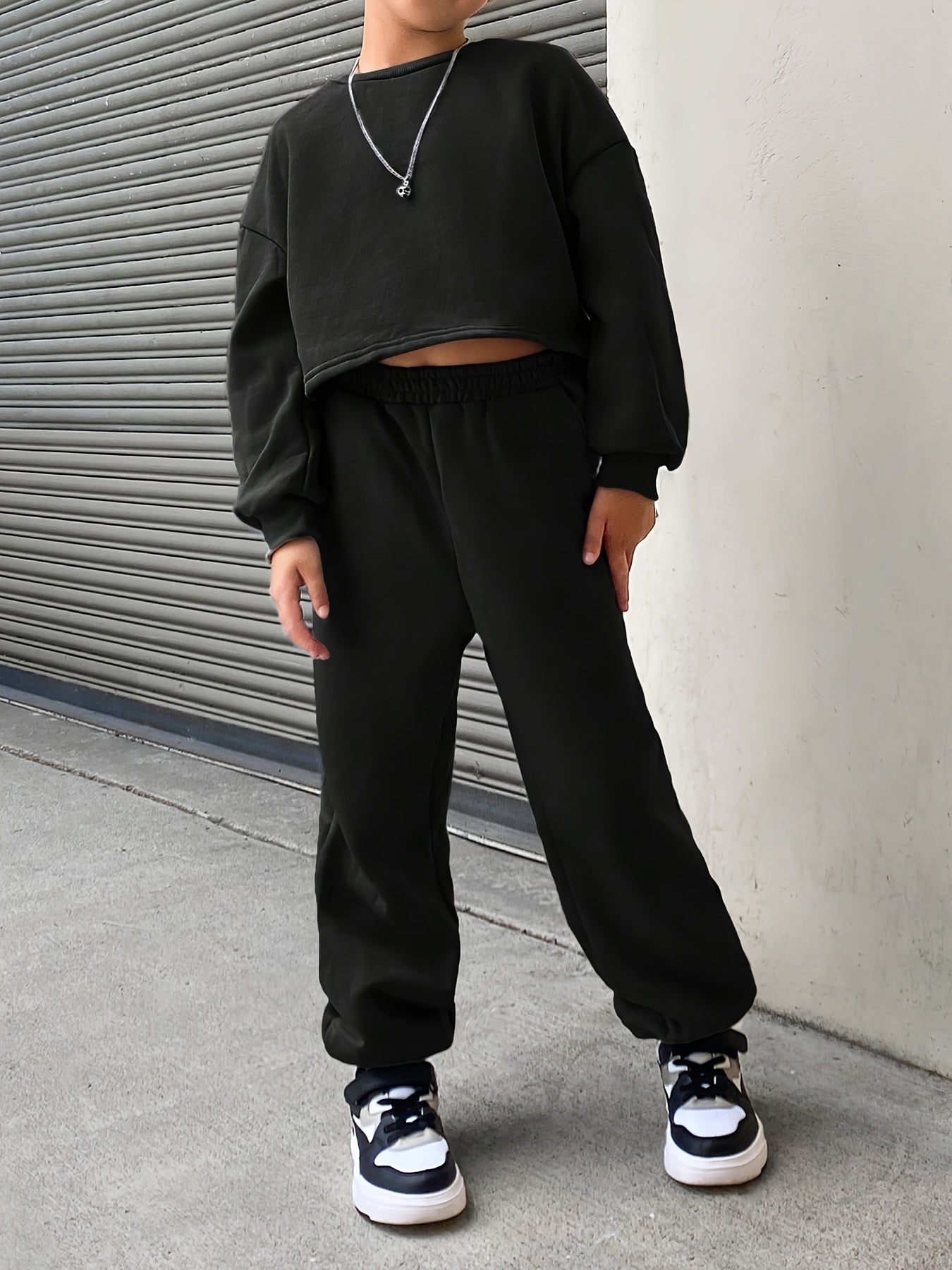 Sync. Tracksuit Set – Warm & Casual