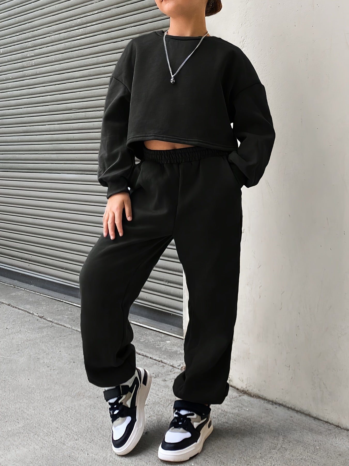 Sync. Tracksuit Set – Warm & Casual