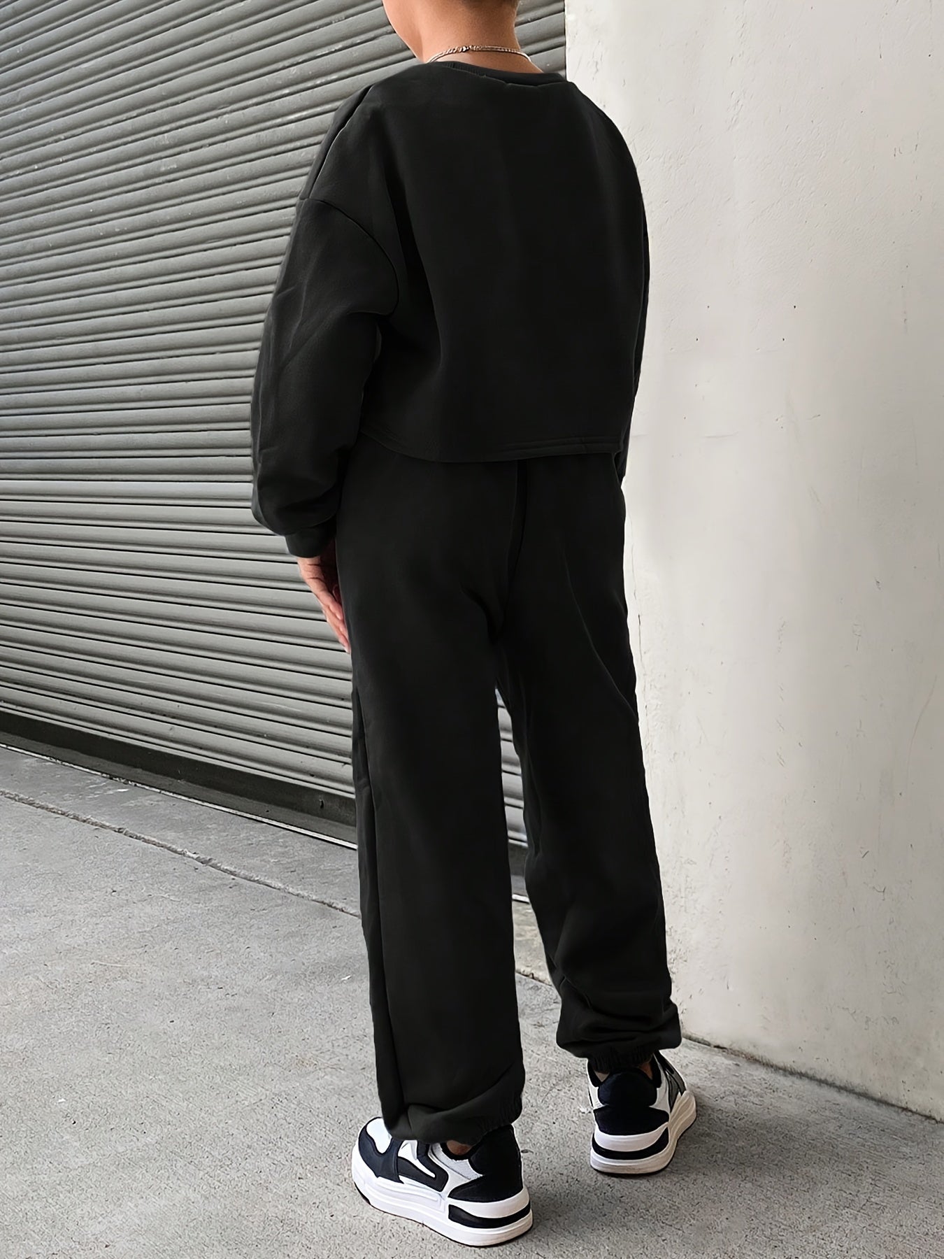 Sync. Tracksuit Set – Warm & Casual