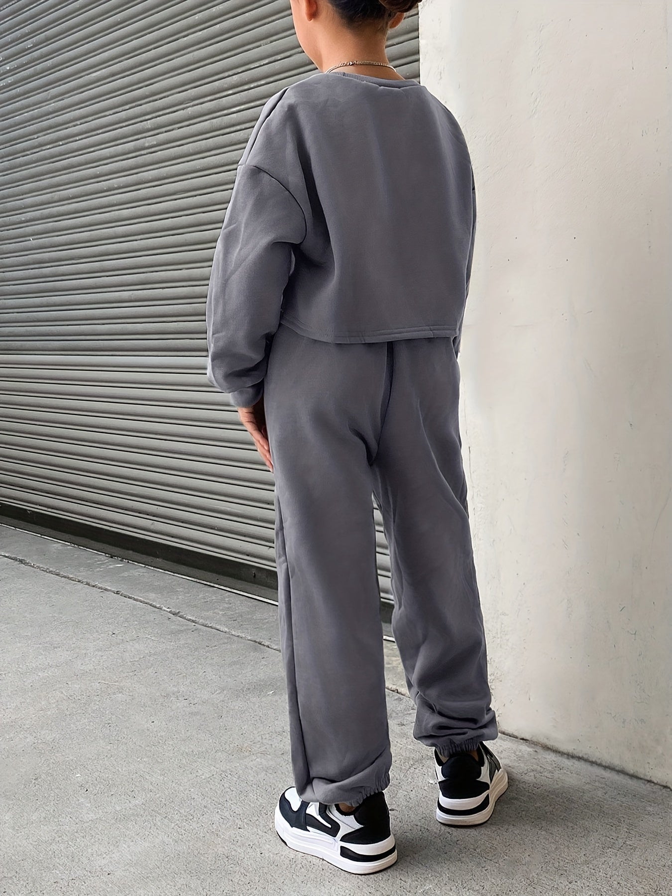 Sync. Tracksuit Set – Warm & Casual