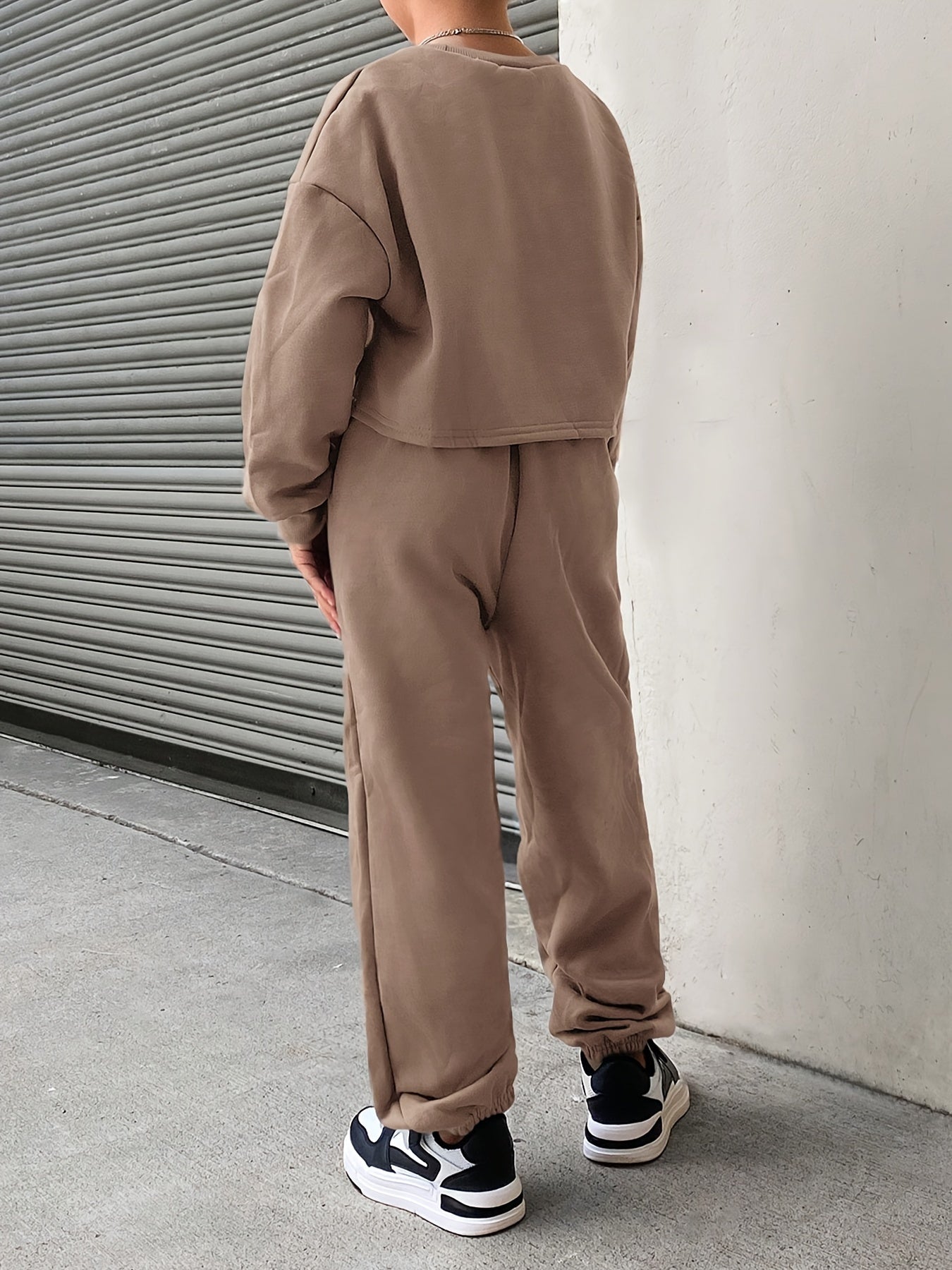 Sync. Tracksuit Set – Warm & Casual