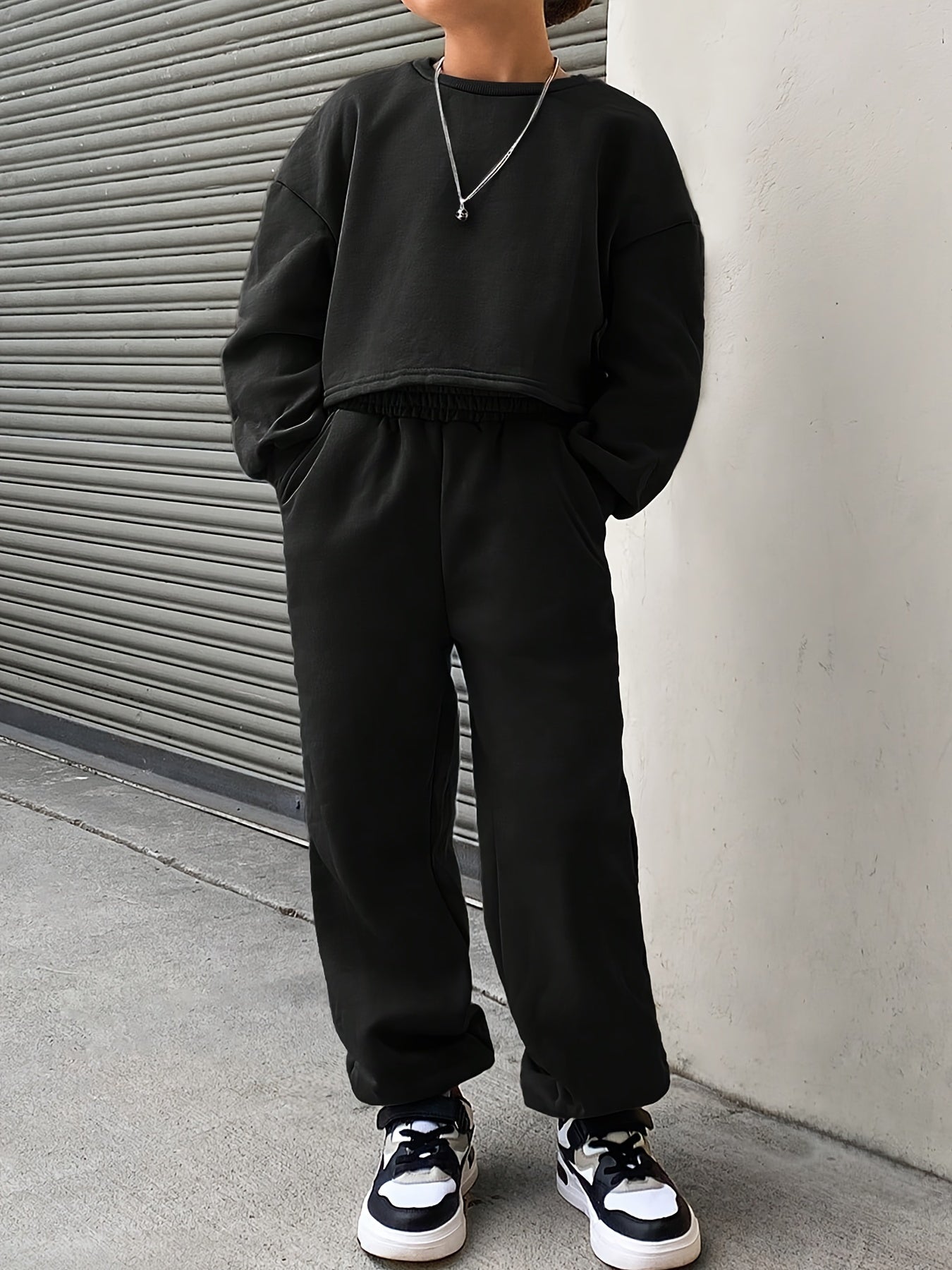 Sync. Tracksuit Set – Warm & Casual