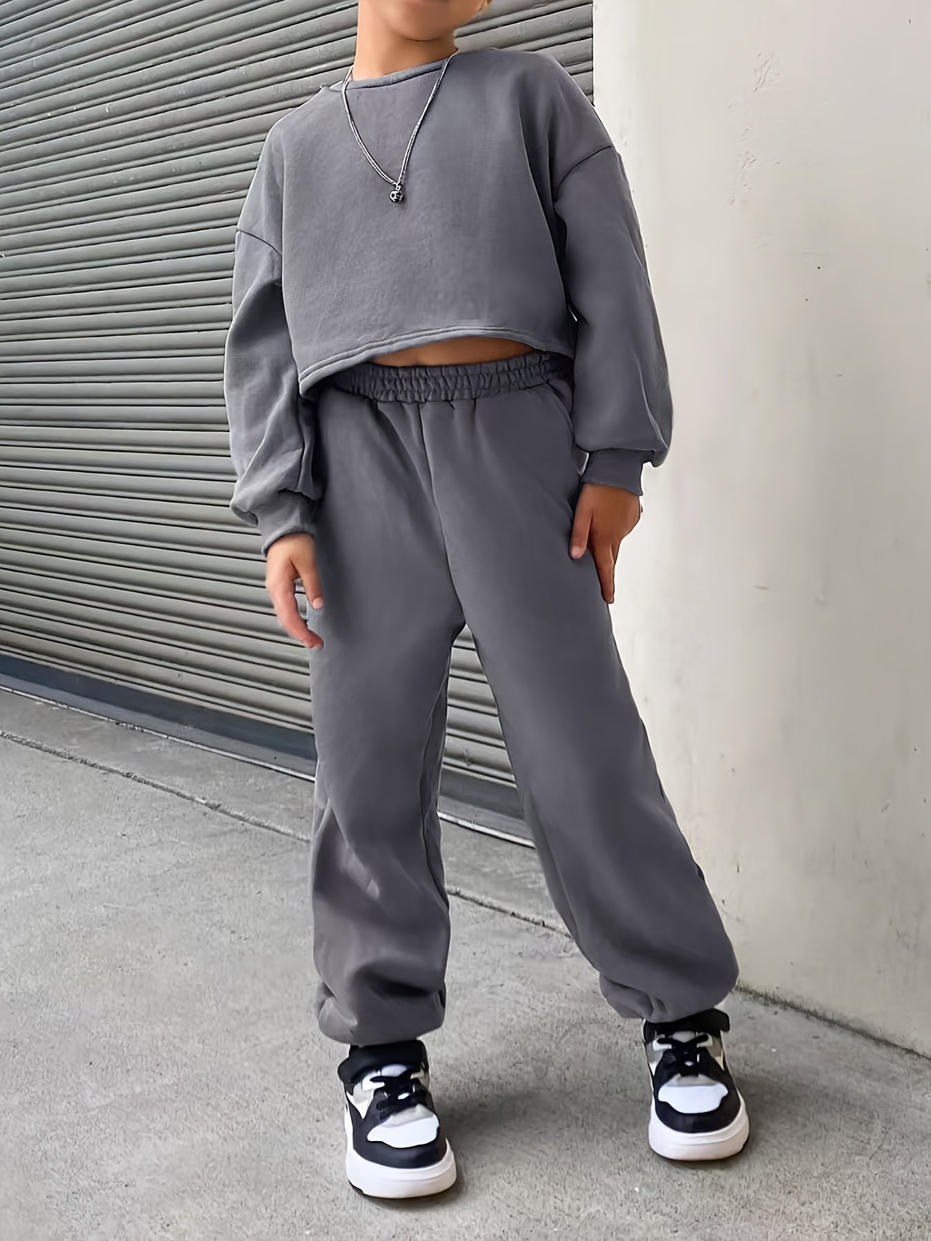 Sync. Tracksuit Set – Warm & Casual