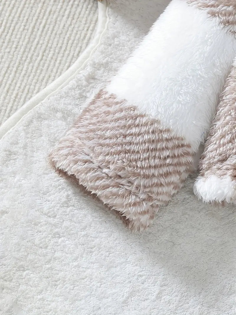 SYNC. Cozy Chic Set