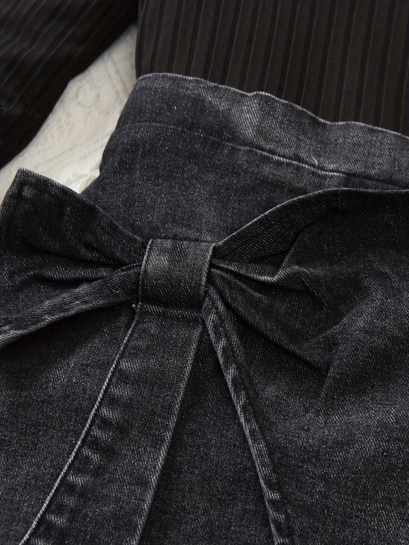Sync. Coltrui met Denim Rok